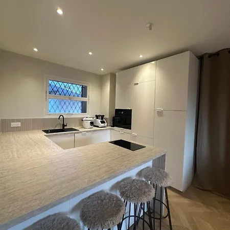 Spacieux Et Moderne T2 Pres Du Centre 아파트